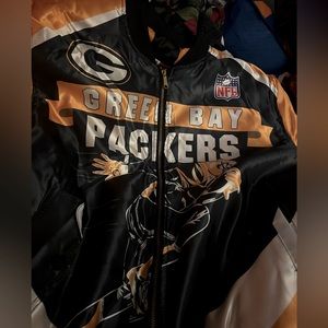BNIP never been worn greenbay packers chalkware style silk bomber jacket NFL